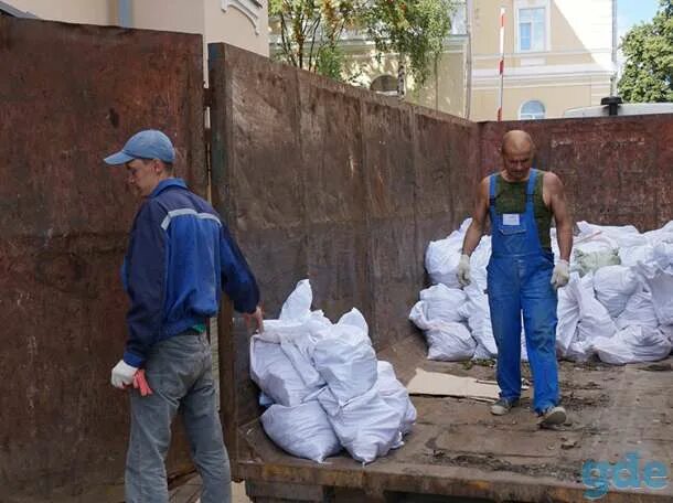 Благоустройство стройплощадки. Разнорабочие на территории фото. Г Владикавказ грузчики. Фото грузчики богатырь. Переехал разбор