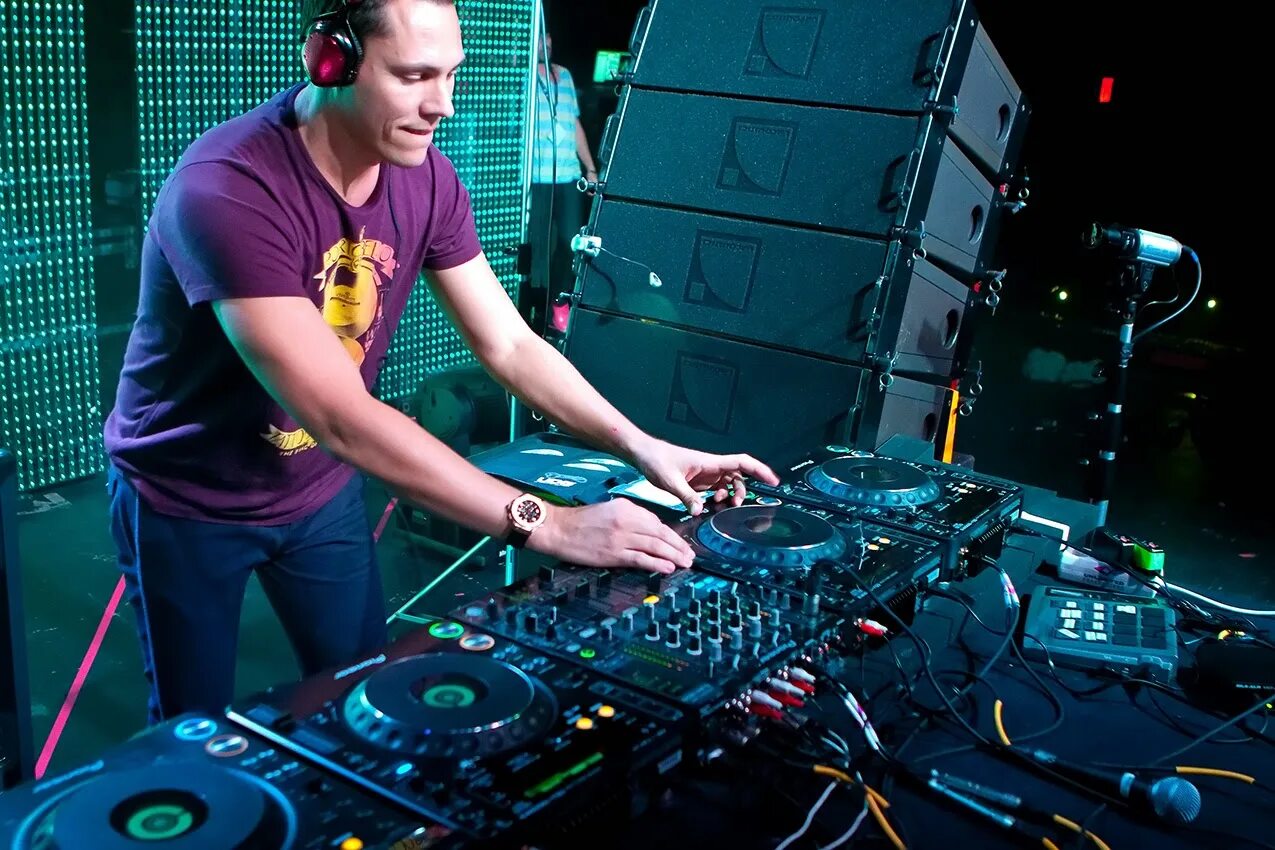 Dj 03