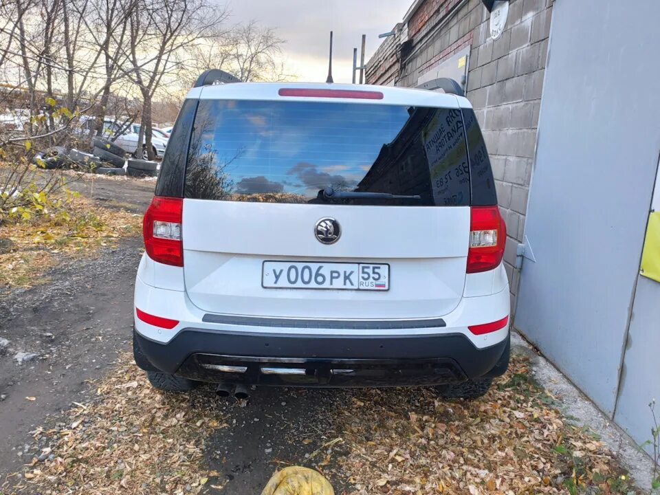 Задний бампер шкода йети. Шкода йети задний. задний бампер skoda yeti.