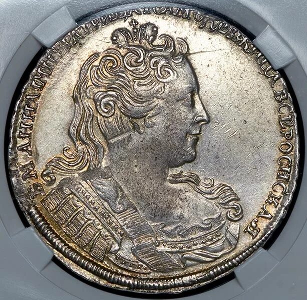 Серебряный рубль анны иоанновны 1730. Рубль 1730 года. Анна с цепью от ходового. Рубль 1730 года. Рубль 1730 года.