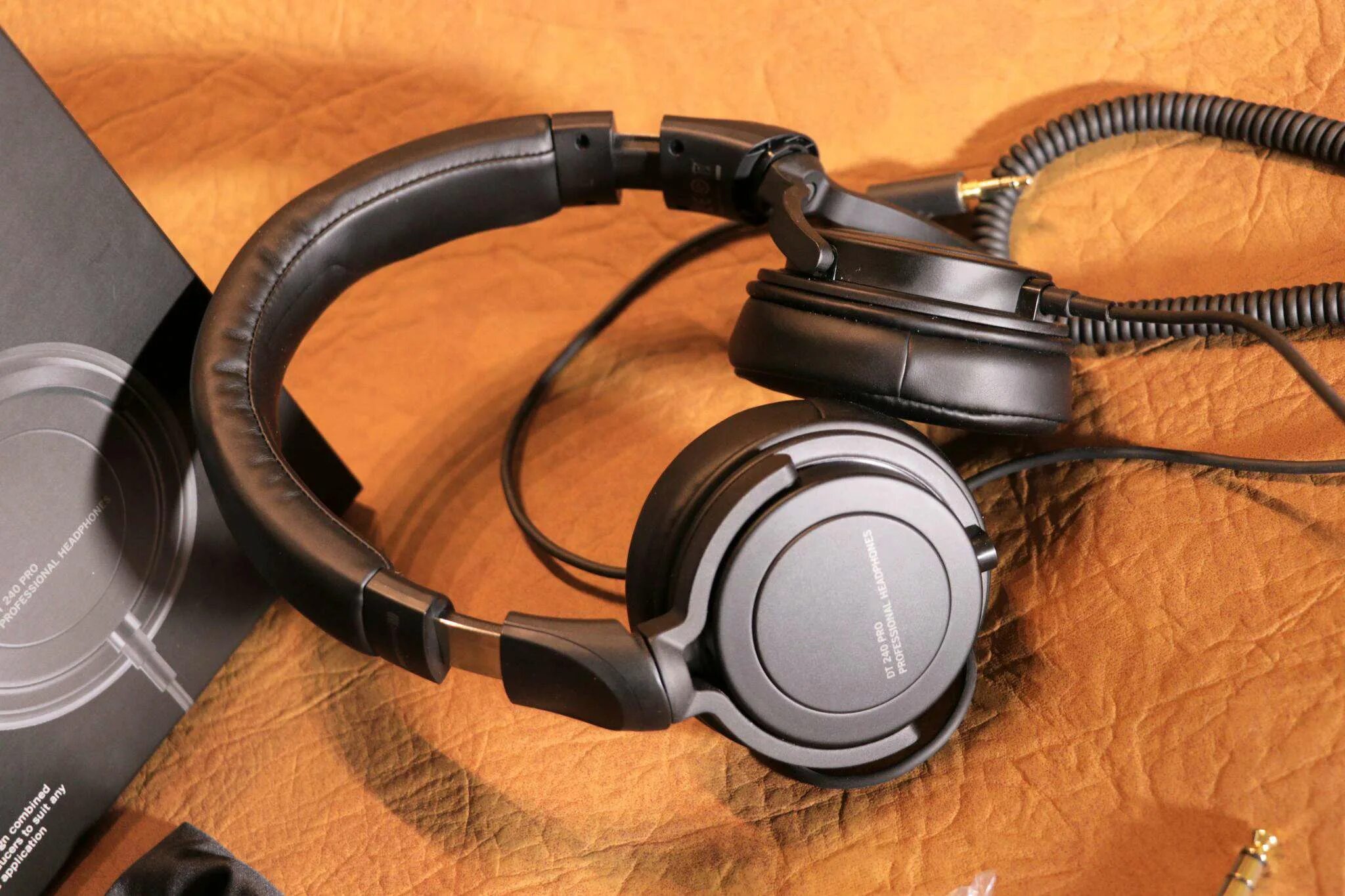 Beyerdynamic dt 240. Beyerdynamic 240 pro. beyerdynamic наушники проводные.