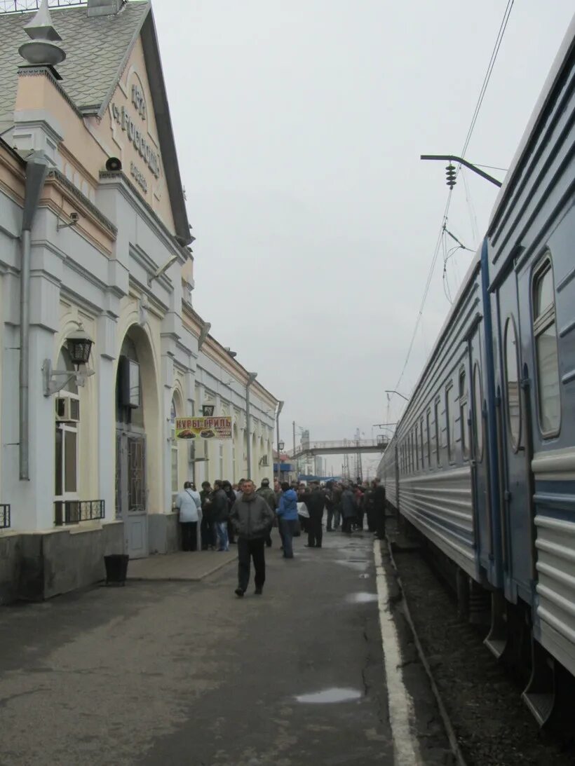 Жд россошь телефон. Россошь ЖД вокзал. Россошь Воронежская ЖД вокзал. Вокзал Россошь Россошь ЖД. Перрон вокзал Воронеж.