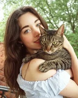 Девочки девчонки мы для них котенком