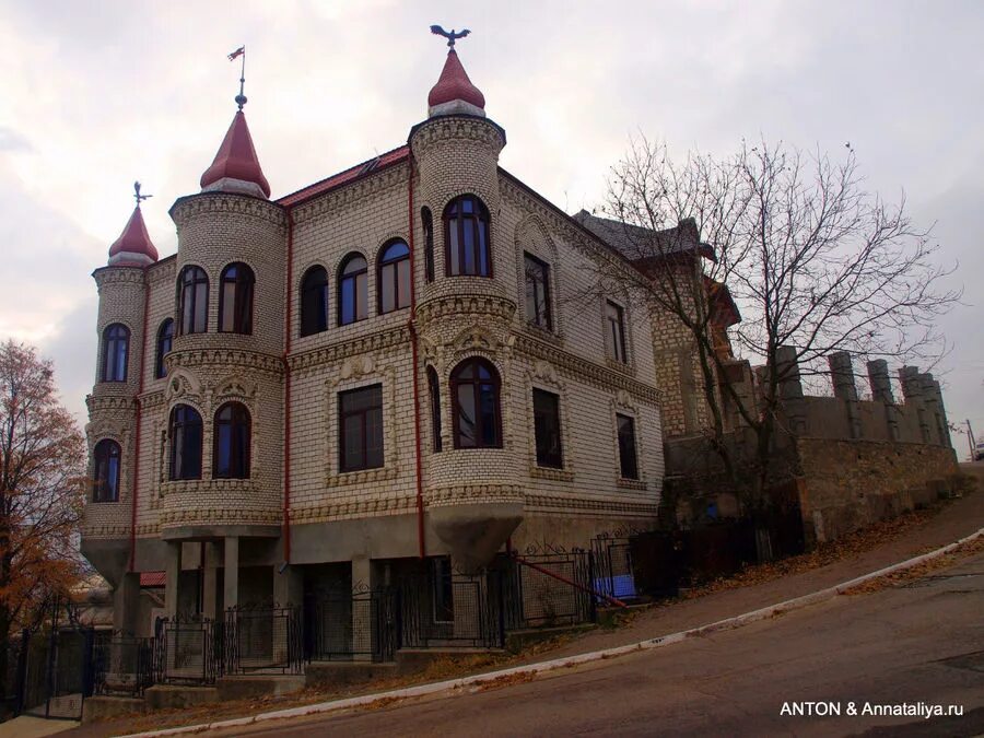 сороки город в молдавии. цыганский поселок в молдавии. сороки город улицы. сороки город улицы. автовокзал сорока молдова.