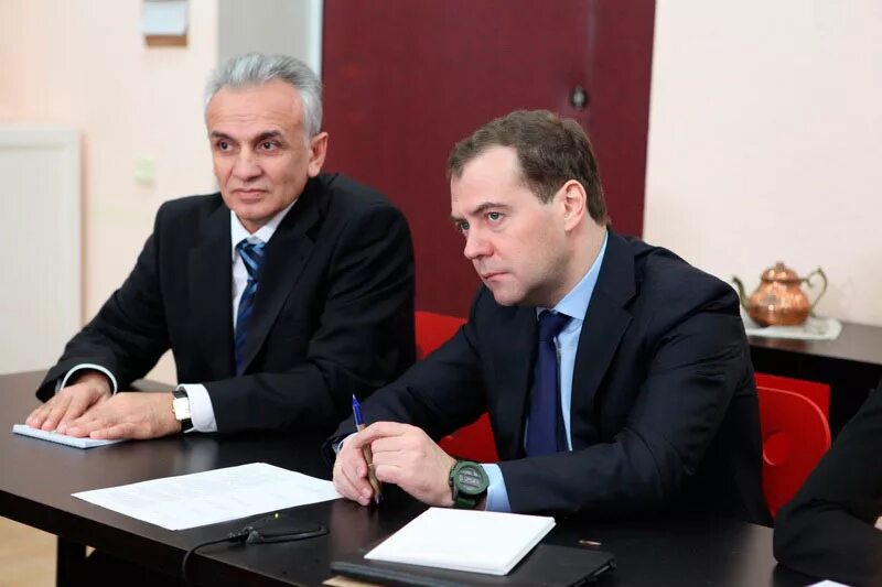 Байрамов вагиф дейрушевич 2022. Вагиф байрамов ректор. Вагиф байрамов. Байрамов вагиф дейрушевич 2022. Байрамов вагиф дейрушевич семья.