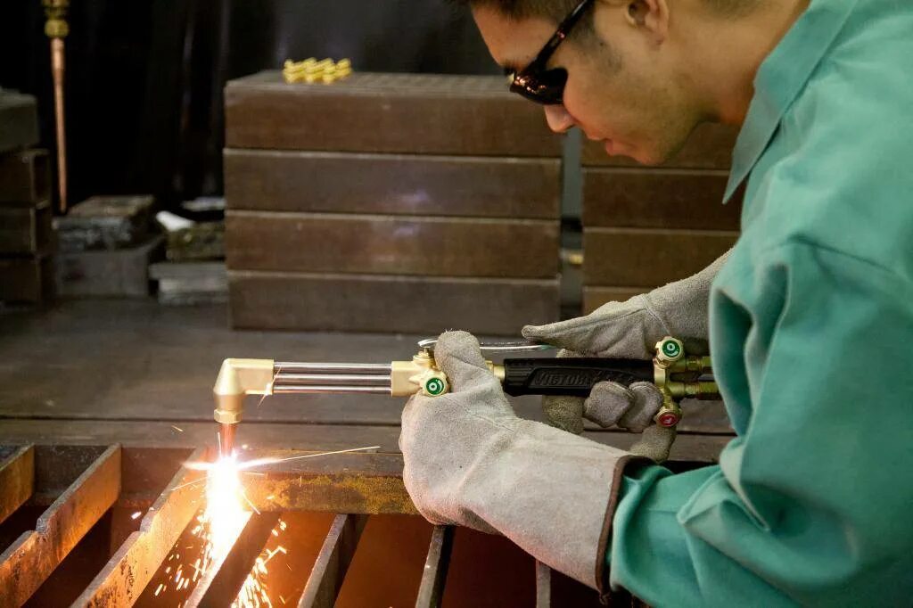 Сварка металла. Современная сварка металла. Использование сварки. Электродная сварка. Сварка газом.