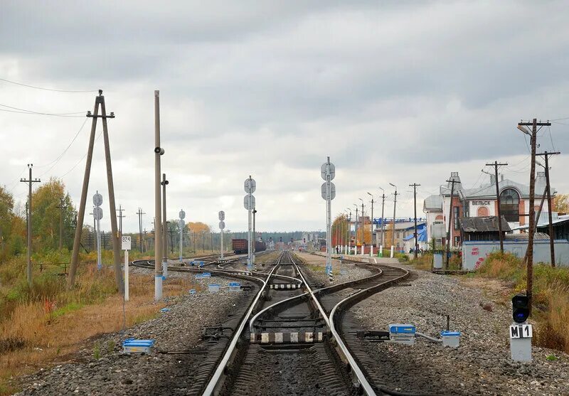 Тепловоз локомотив. Станция синячиха алапаевская узкоколейка. Паровозное депо верхний уфалей фото. Ст верхняя. Жд вокзал верхний уфалей.