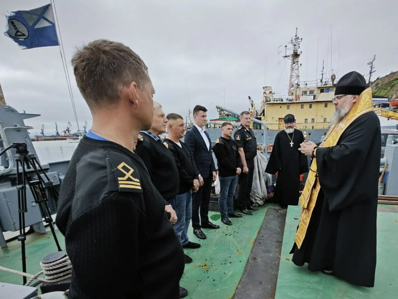 Капитан моряк. Суд над российским военным на украине. Моряк арестован. Матросы на корабле. Дело моряков.