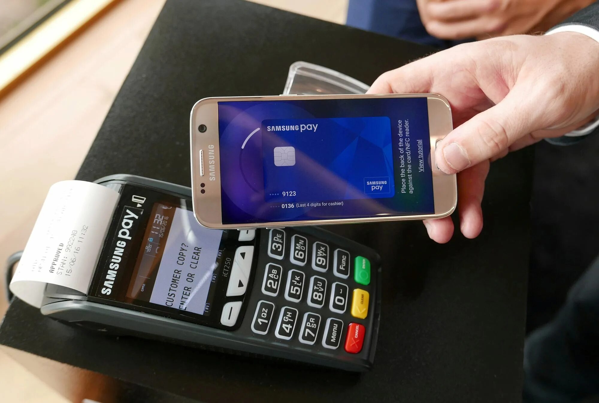 Оплата samsung pay. Samsung pay на телефоне из кореи. Samsung pay. Самсунг pay. Samsung оплата телефоном.