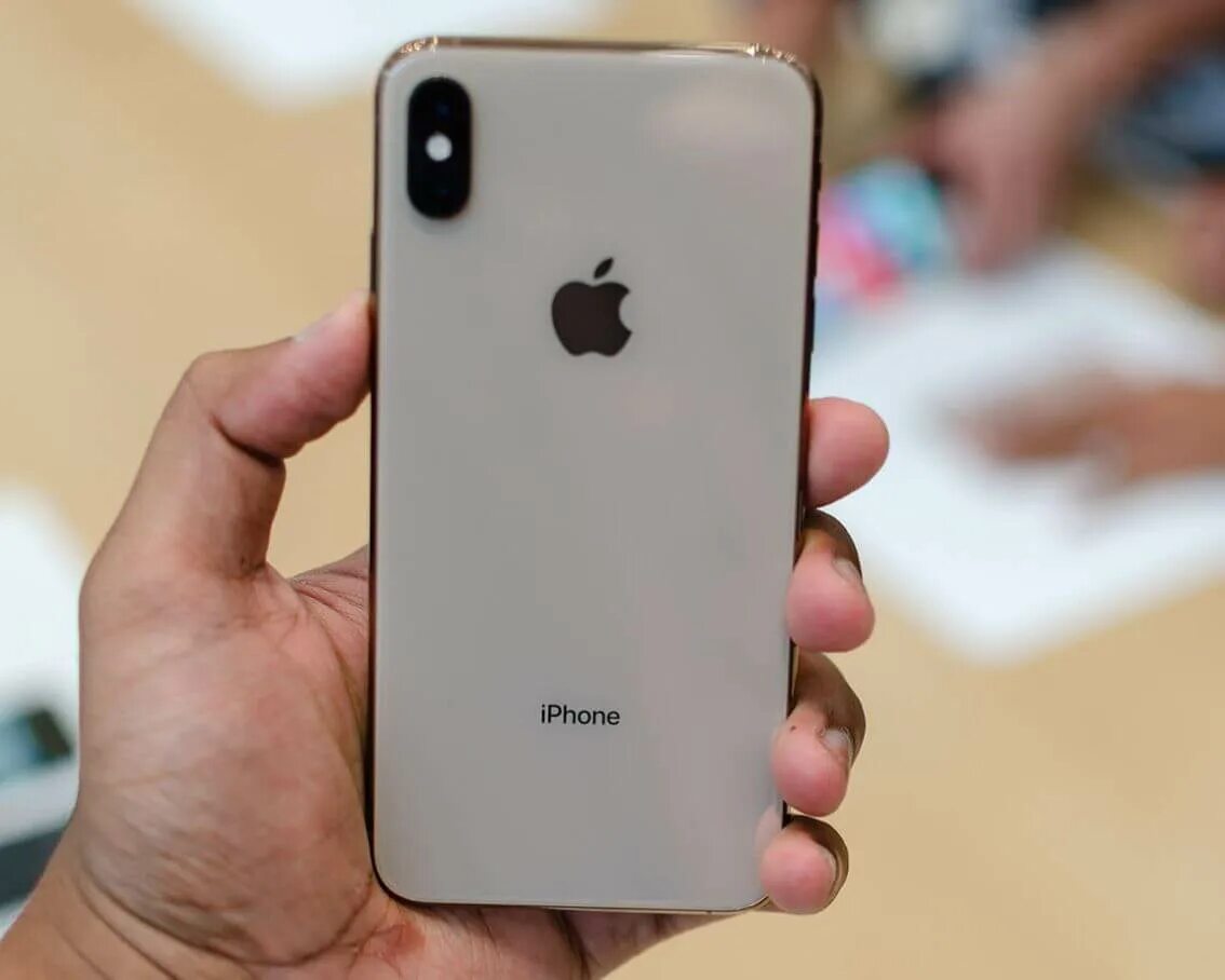 Apple iphone 13 pro. Iphone se 2016 рабочий стол. Фото 16 го айфона. Какой айфон удобнее. Какой айфон удобнее.