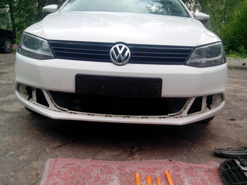 Снимаем решетку джетта 6. Решетка радиатора volkswagen jetta 6 2014. фольксваген джетта 6 без решетки радиатора. решетка jetta 4. снимаем решётку радиатора фольксваген джетта 6.