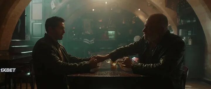 несчастный случай плакат. мендоса аргентина хитман. несчастный случай каникулы хитмана. хитман несчастный случай. несчастный случай отпуск хитмана.