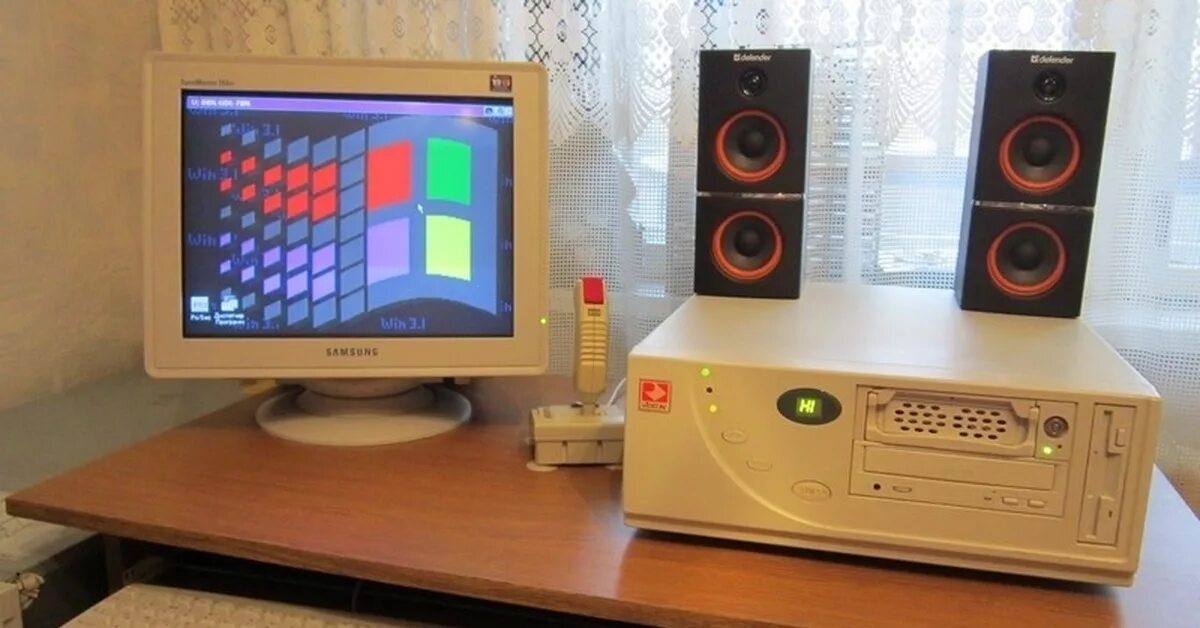 Компьютеры 90 х годов. Спектрум компьютер 90е. Vist 1000 компьютер. Компьютер 90-х. Компьютеры 80-х годов.