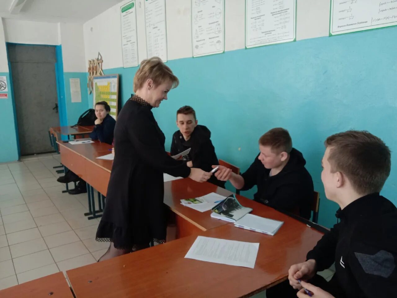 Занятость пильна. Занятость пильна. Занятость пильна. Пильна молодежь. Пильна сотрудники полиции.