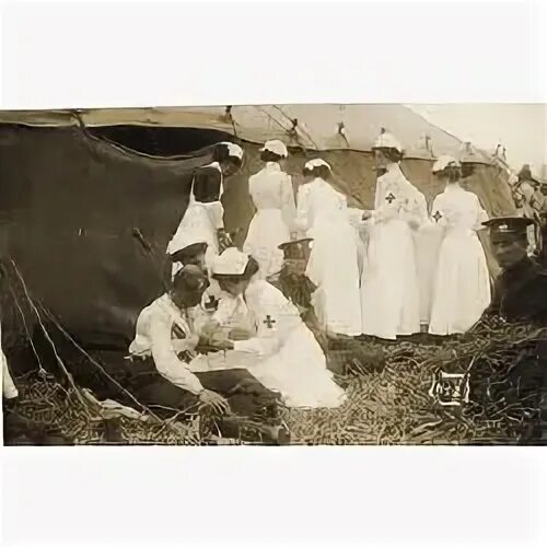 Красный крест в годы великой отечественной войны. Полевой госпиталь 19 век. Полевой госпиталь 1914 врачи.