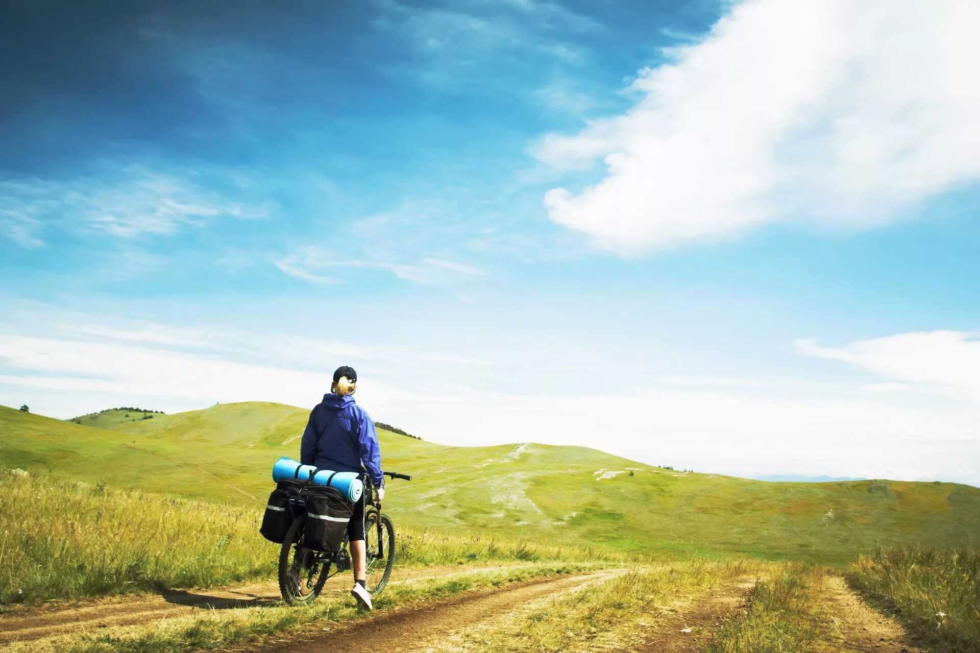 Bike traveling. Обои на рабочий стол путешествия. Путешествия картинки. Путешествие на велосипеде. Природа путешествия.