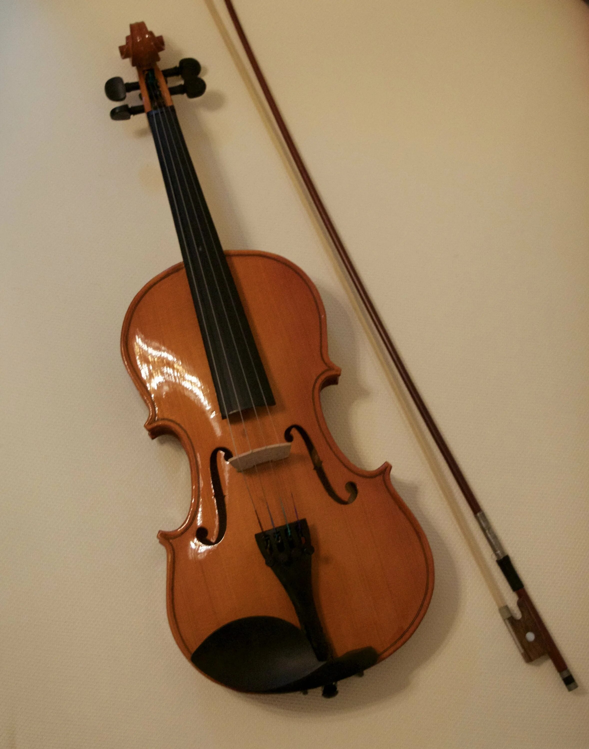 Violin скрипка. Скрипка Viola. Смычок струнные смычковые музыкальные инструменты. Скрепка музыкальный инструмен. Музыкальные инструменты скри.