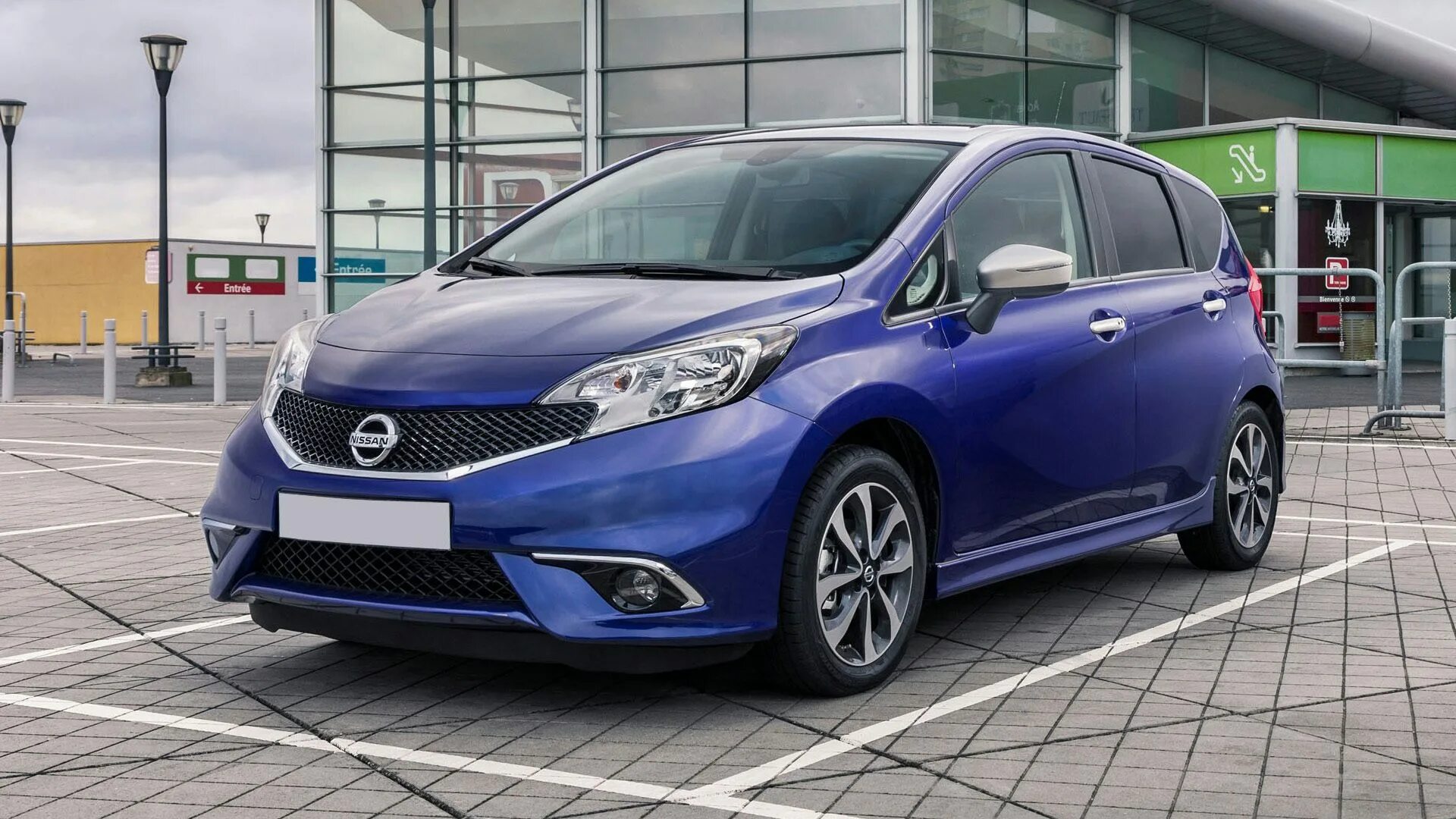 Nissan note 2020 года. Nissan note 2020 года. Ниссан ноут 2020. Nissan note 2021 гибрид. Nissan note e-power 2020.