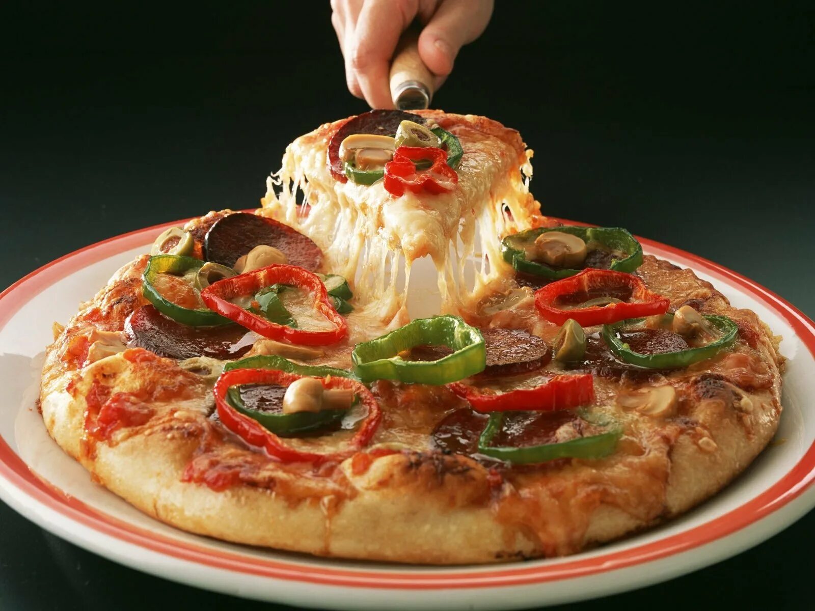 Ресторан фуд мама. Пицца миа гринвич екатеринбург. Pizza mia екатеринбург. Баварская пицца миа. Еду миа.