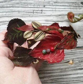 Листья из кожи