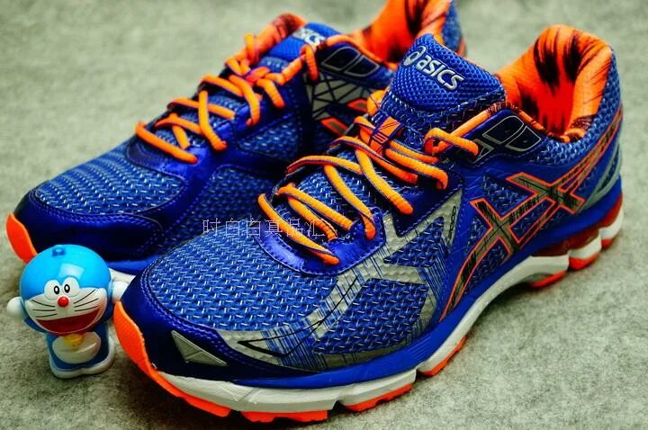 Магазин asics в москве. Hn6e3 ASICS. Кроссовки для моря. Магазин асикс в Москве на Партизанской. ASICS В стиле 90-х.