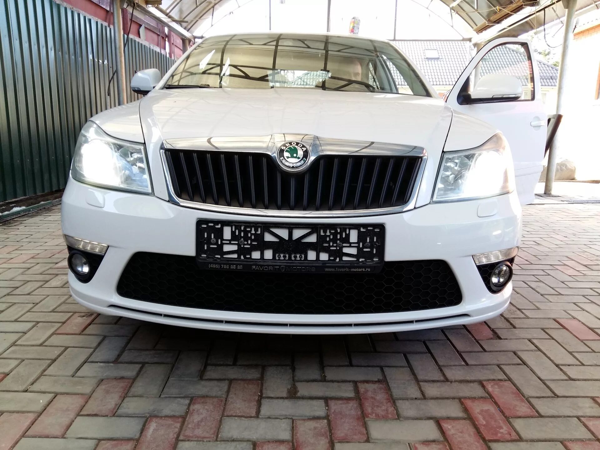 Бампер Skoda Octavia a5 RS. Передний бампер skoda octavia rs