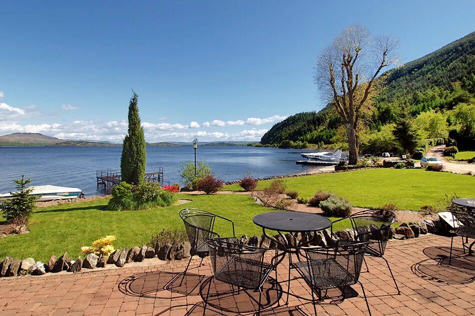 Хичкок дом у озера. Домик у озера фильм 2006. Деревенский домик таежная заимка. Домик у озера дневники вампира. Дом у озера (сша, 2006).