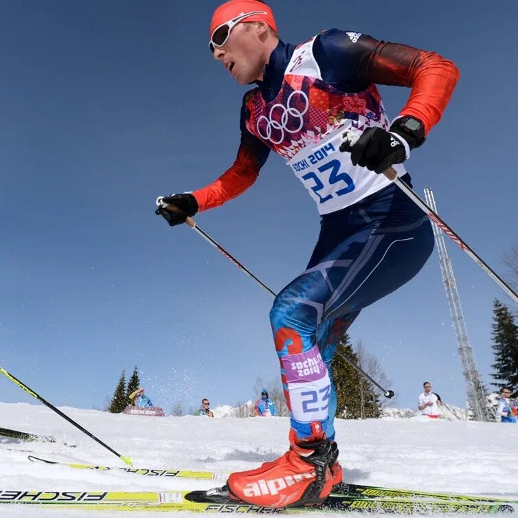 Спорт лыжные гонки. Виды спорта на лыжах. Спортсмены лыжного спорта. Лыжные гонки вид спорта.
