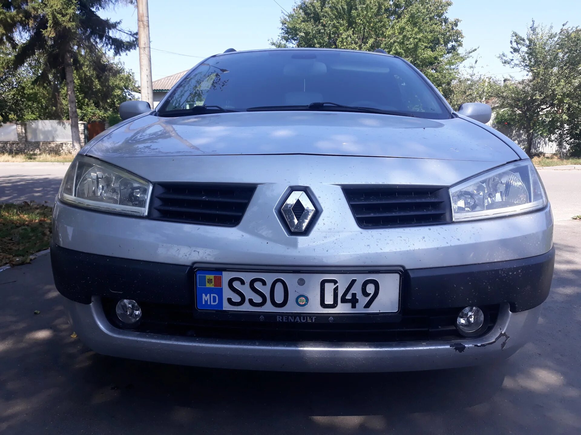 Megane 2 фары. Фары рено меган 2. тюнингованные фары рено меган 2. болт фары рено меган 2. тюнинг фар меган 2.