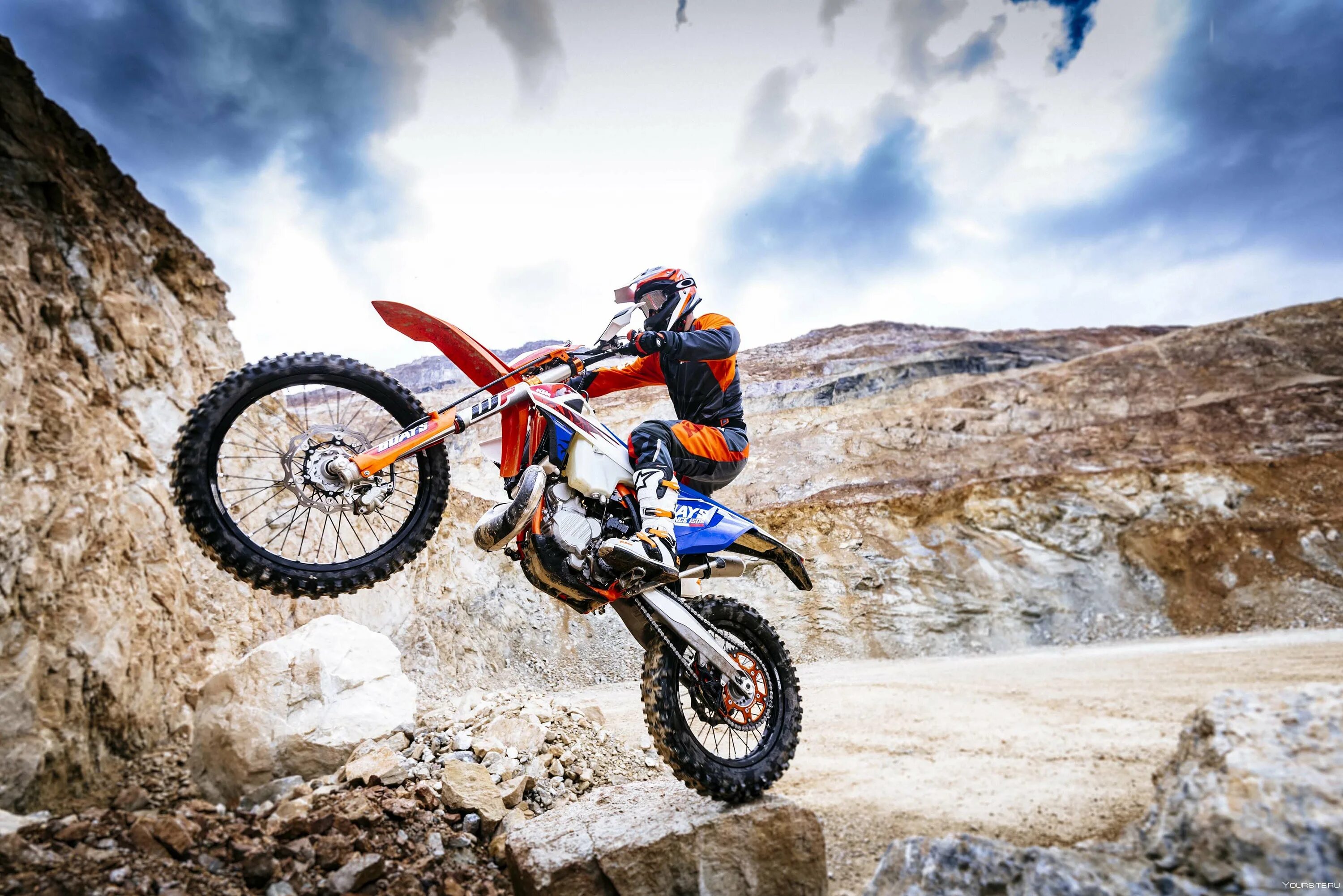 Питбайк или эндуро. Питбайк КТМ 250. КТМ Хард эндуро. Питбайк KTM Enduro. КТМ EXC 250 2018.