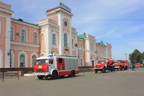 Вокзал Тамбов. Вокзал Тамбов 1. Тамбовский Железнодорожный вокзал. ЖД вокзал Тамбов 1950. Жд вокзал тамбов телефон