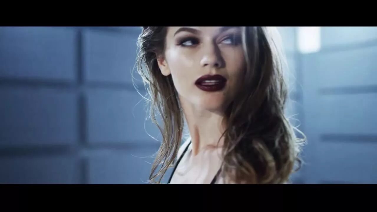 Fly project like a star девушка. Looking like a star. Shine like a star. Девушка из клипа август intelligence. Небо силуэт.