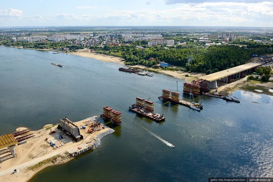 Остров 3 мост. Кинотеатр Обь Новосибирск. Новосибирск август.