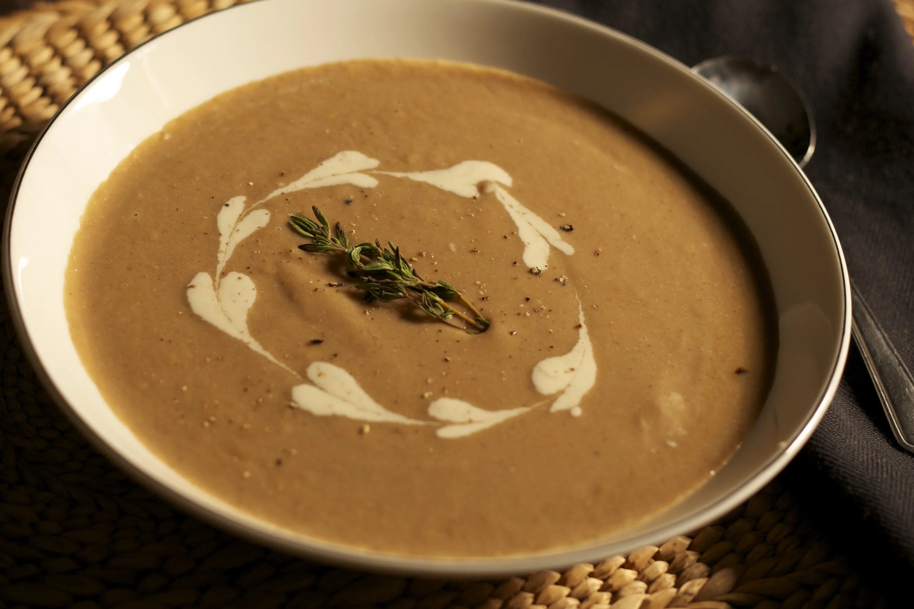 Суп пюре из печени куриной. Каштановый суп джонджоли. каштановый крем суп. суп из каштанов. суп пюре из каштанов.