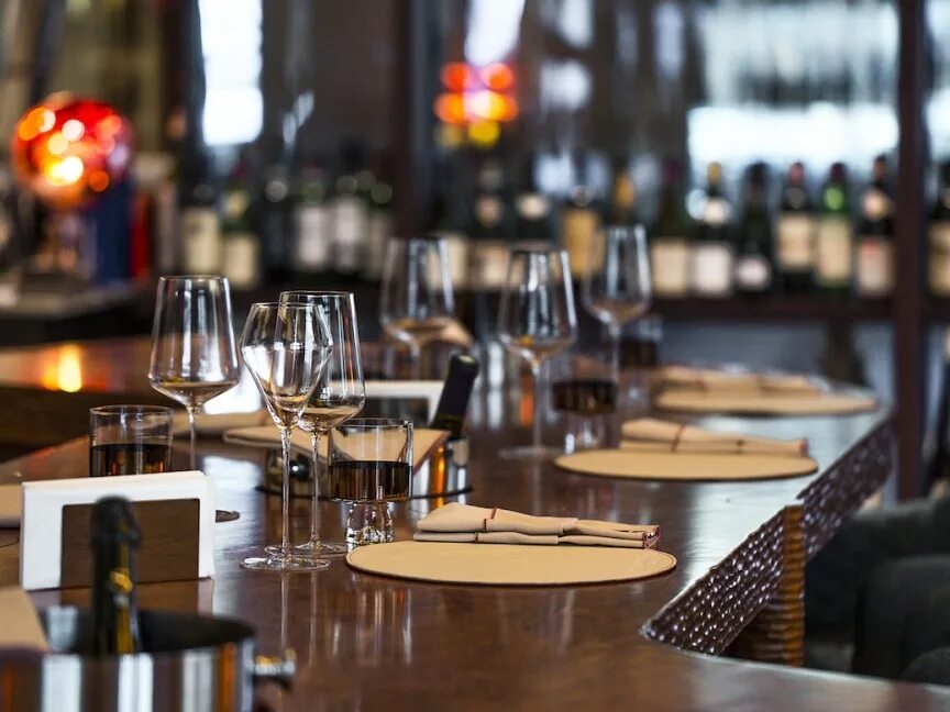 Wine space москва. Twins garden ресторан. виталий филонов (twins garden). Twins garden винная комната. твинс гарден интерьер.