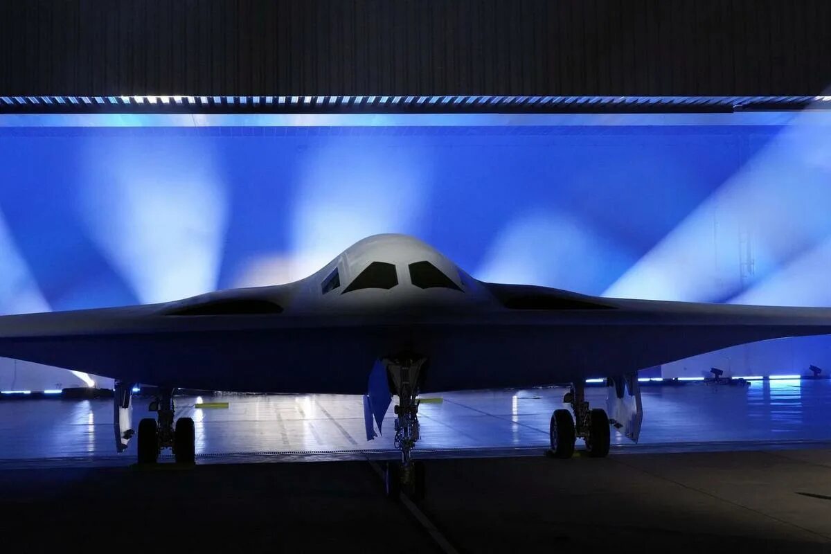 F-22 raptor истребитель. Новые самолеты сша. Стелс-бомбардировщик b-21 raider. Новые самолеты сша. F-22 раптор.