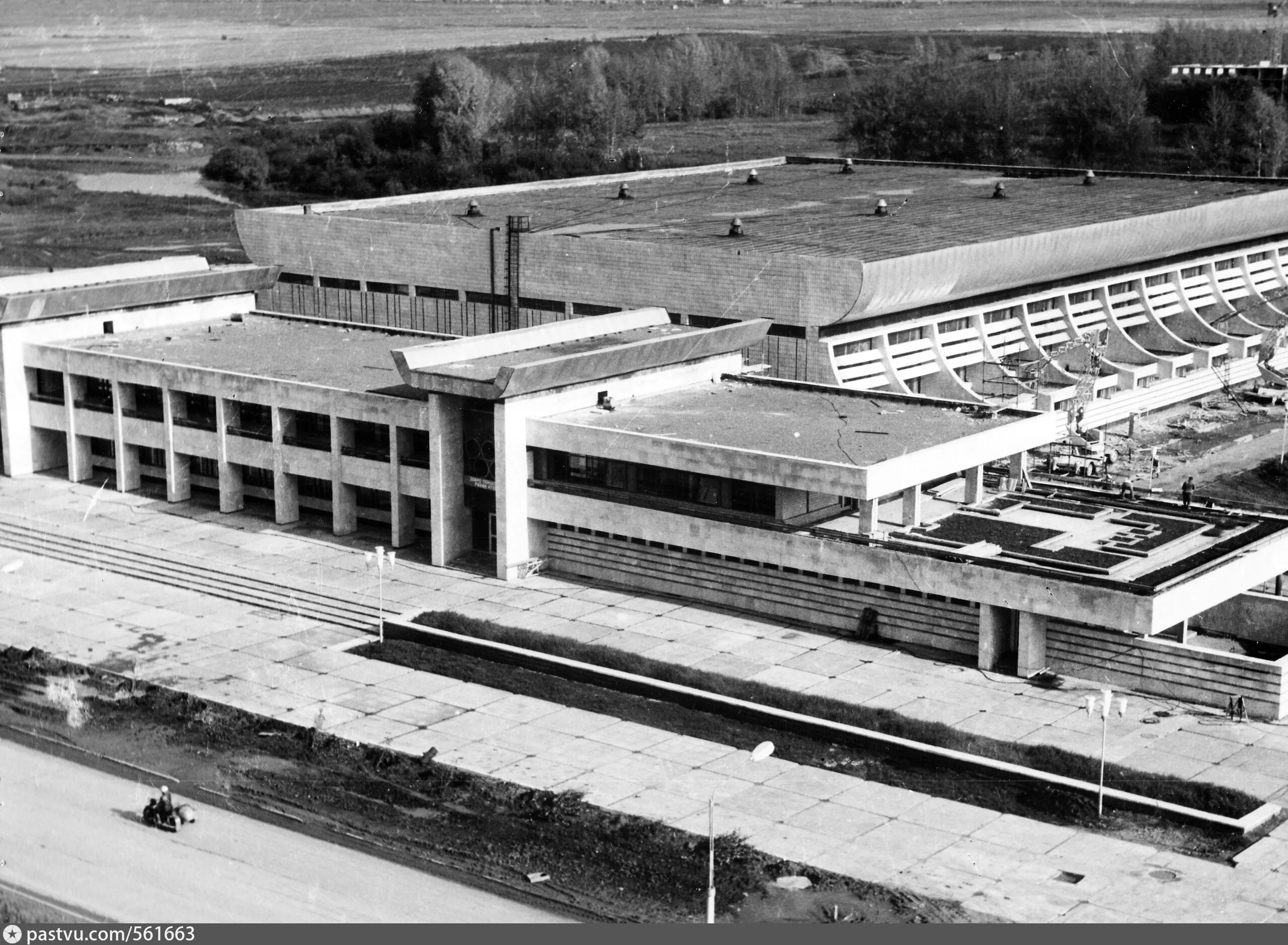 Спортивный комплекс челны. Спорткомплекс Яр Чаллы. Спорткомплекс Яр Чаллы Набережные Челны. Яр Чаллы спортивная школа Набережные Челны. Комплекс Яр Чаллы в Набережных Челнах.