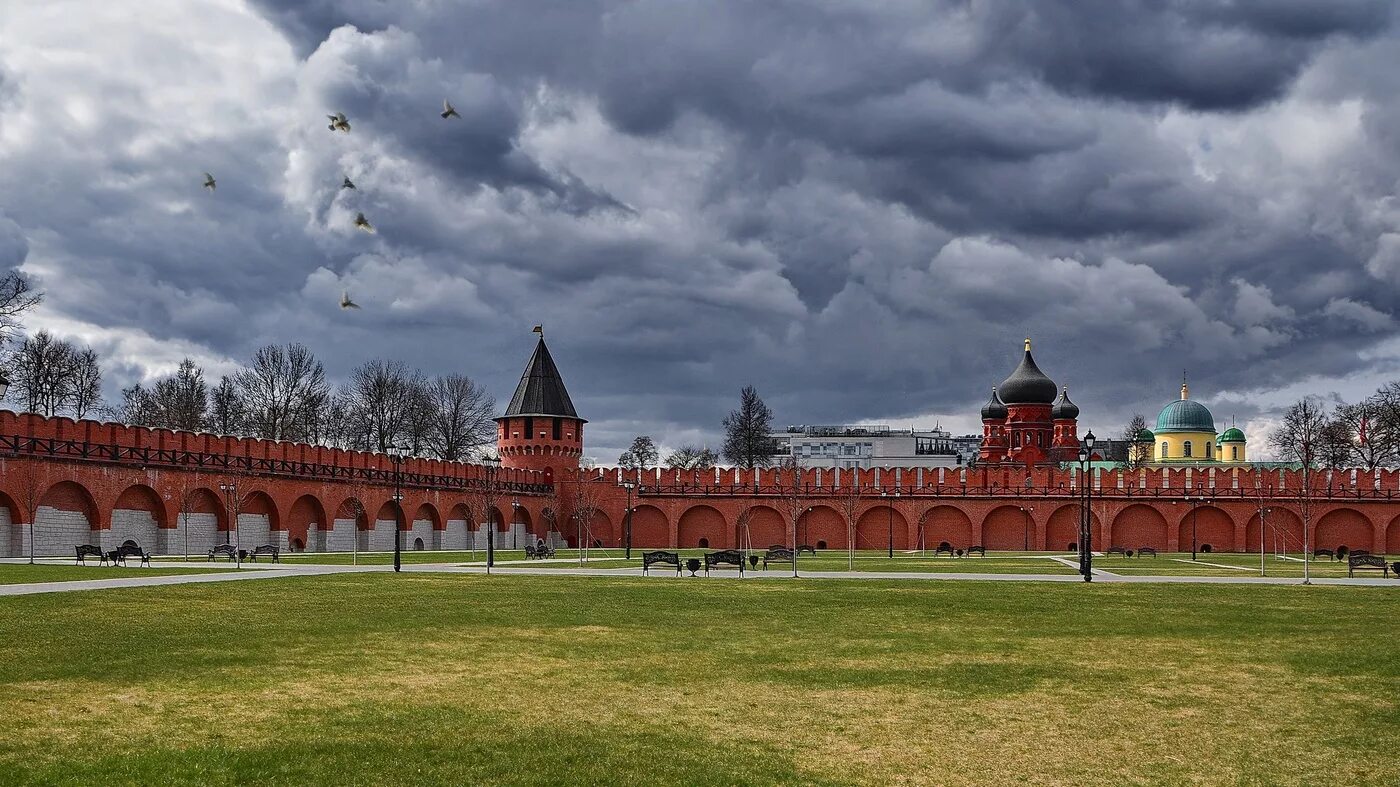 Тульский Кремль Тула. Центр Тулы Кремль. Тульский Кремль достопримечательности Тулы. Тула Кремлевская стена.