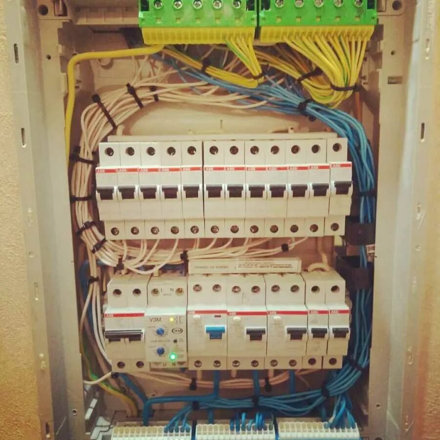 Сборка автоматов в квартире. Щит квартирный щк1101. сборка щита электрического. красивый щиток электрический.
