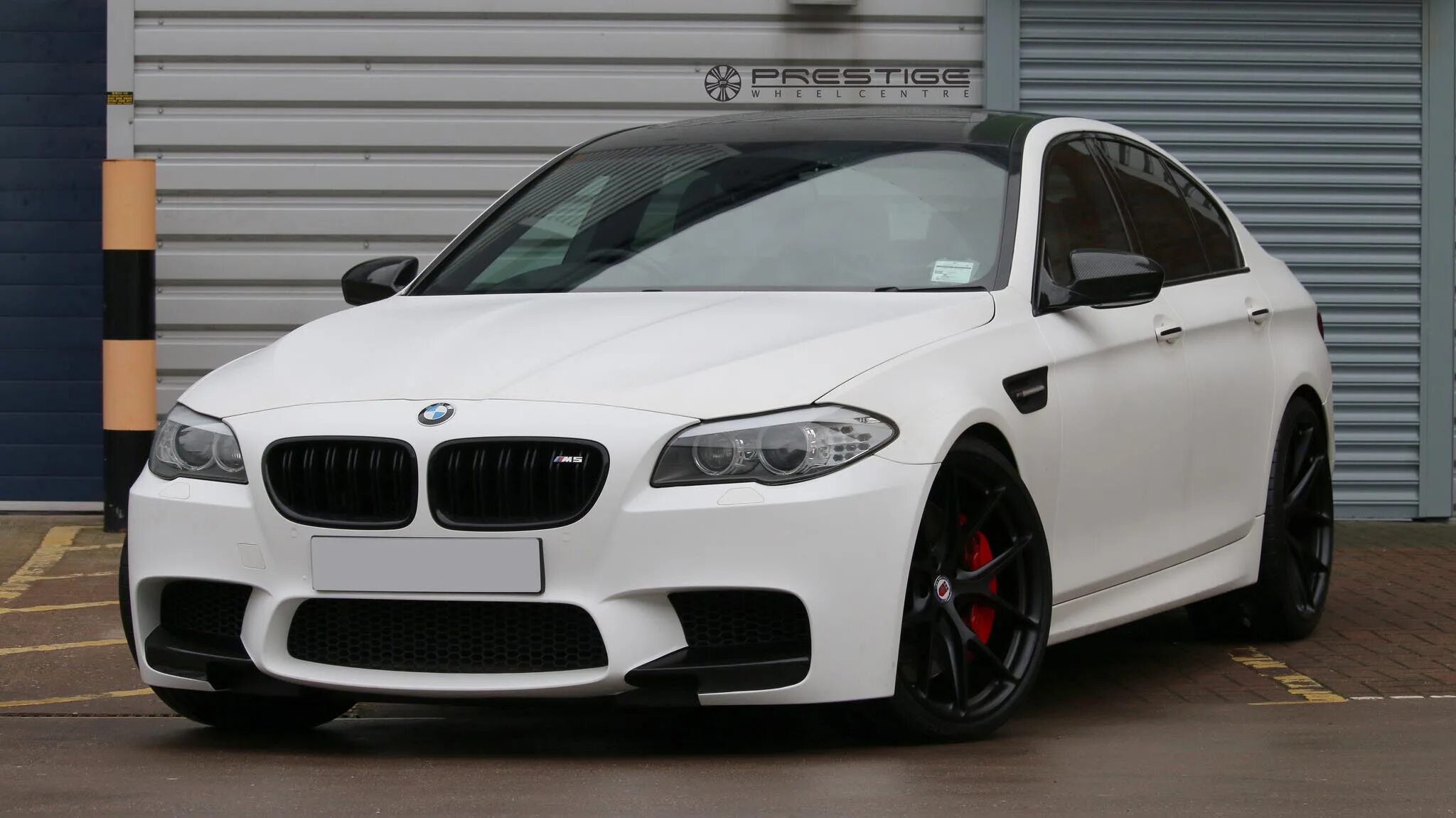 М5 в 10. БМВ f10 белая. BMW м5 f10. BMW 5 f10 белая. BMW m5 f10 White Tuning.