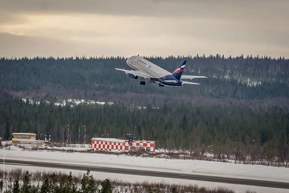 Аэропорт мурманск телефон. Аэродром Мурмаши. Аэропорт Мурманск. Аэропорт Мурманск 2023. Аэропорт Мурманск фото 2023.