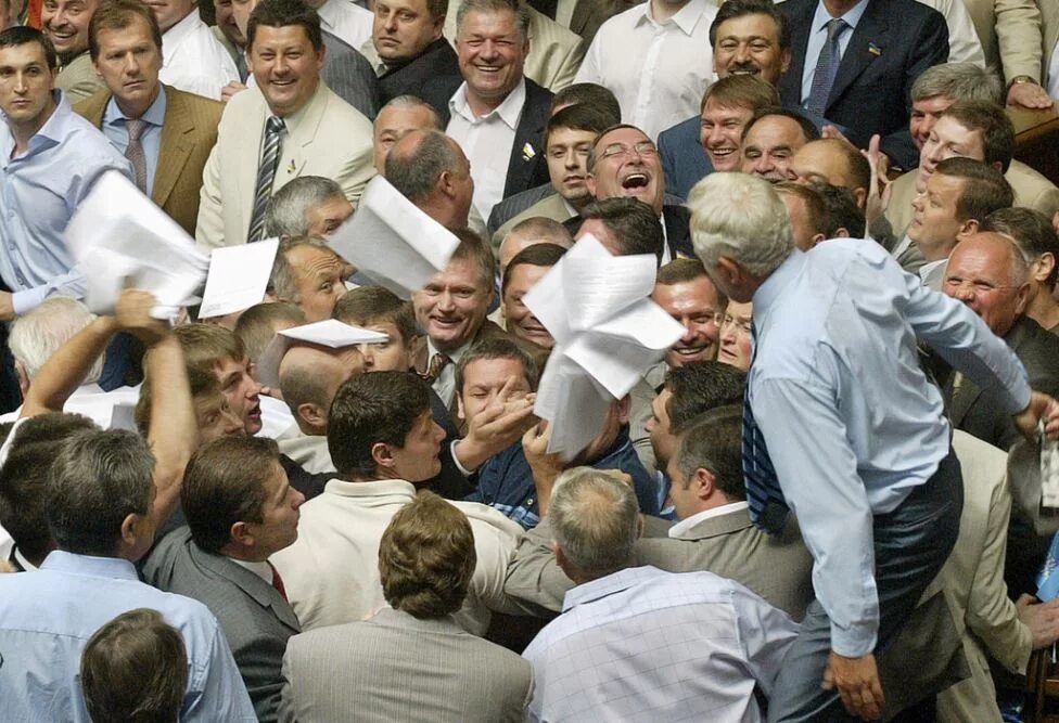 Парламенты в различных странах. Чиновники украины. парламенты разных стран. парламенты разных стран фото.