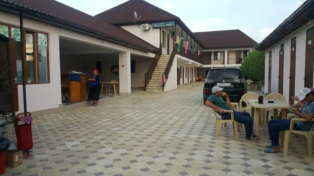 Приморская 56 избербаш. Избербаш улица приморская. Семейный двор у ларисы избербаш. База мчс махачкала на берегу каспийского моря. Избербаш улица приморская.