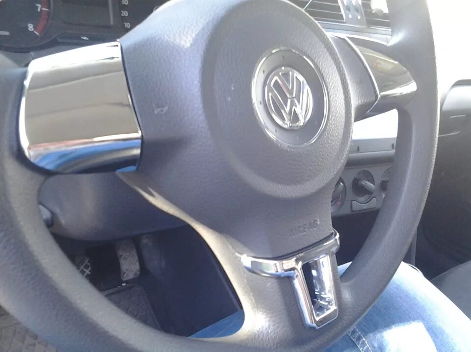 Накладки на руль volkswagen polo. Руль volkswagen polo 2011. Руль поло 6. Накладки на руль поло. Руль vw polo 2022.