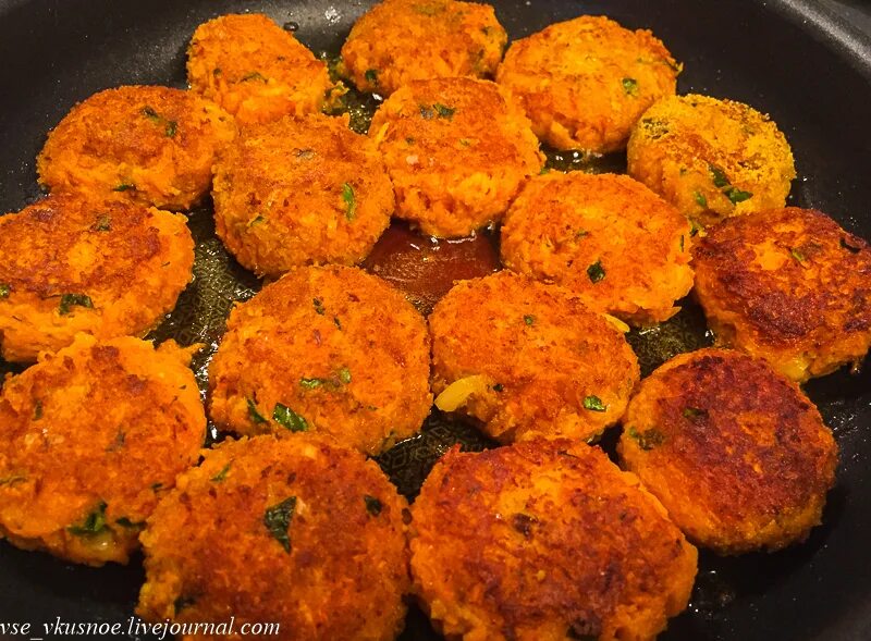 морковные котлеты на сковороде