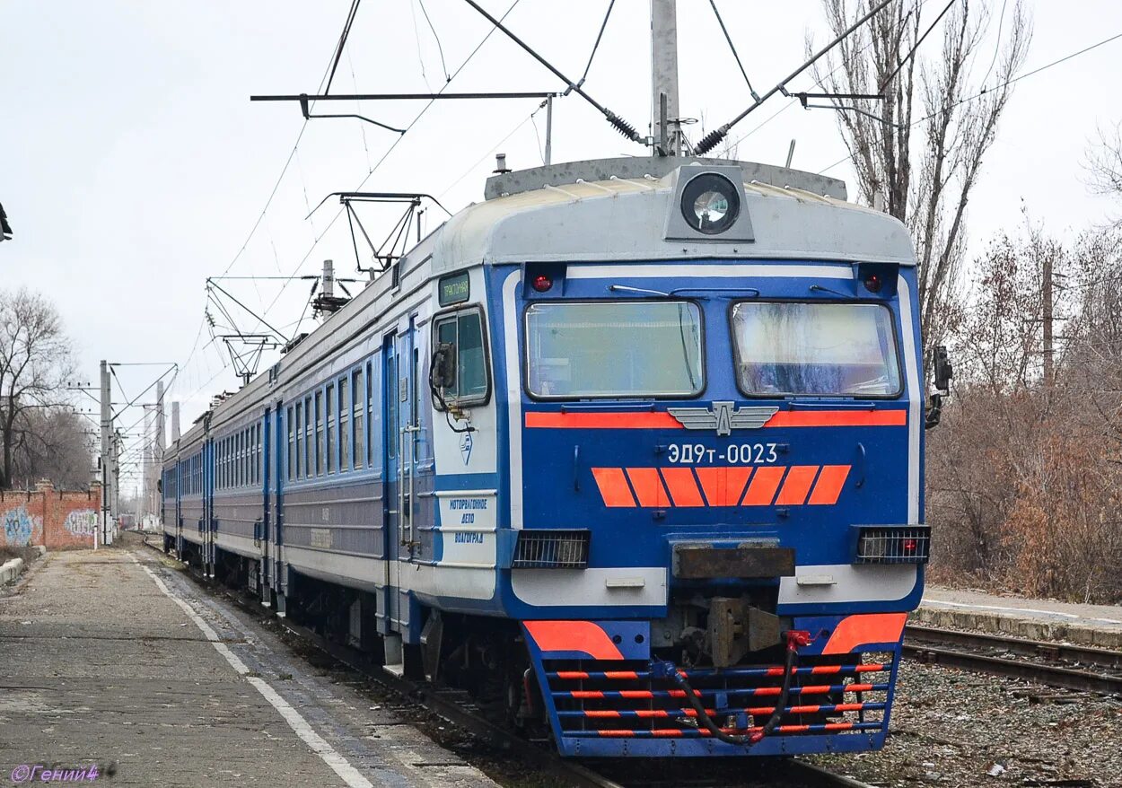 Волгоград тракторная пассажирская. Эд9т 0023. Эд9т в Волгограде. Тракторная-пассажирская. Тракторная станция.