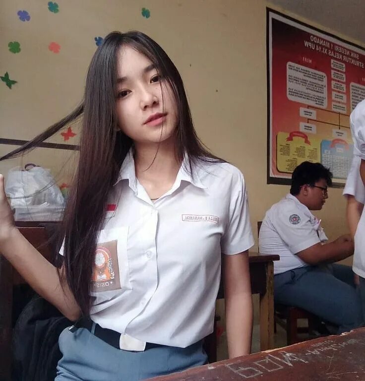 Sotwe cewe. Индонезия школа девушки. Азиатские девушки студентки. Cewek sma cantik Indonesia.