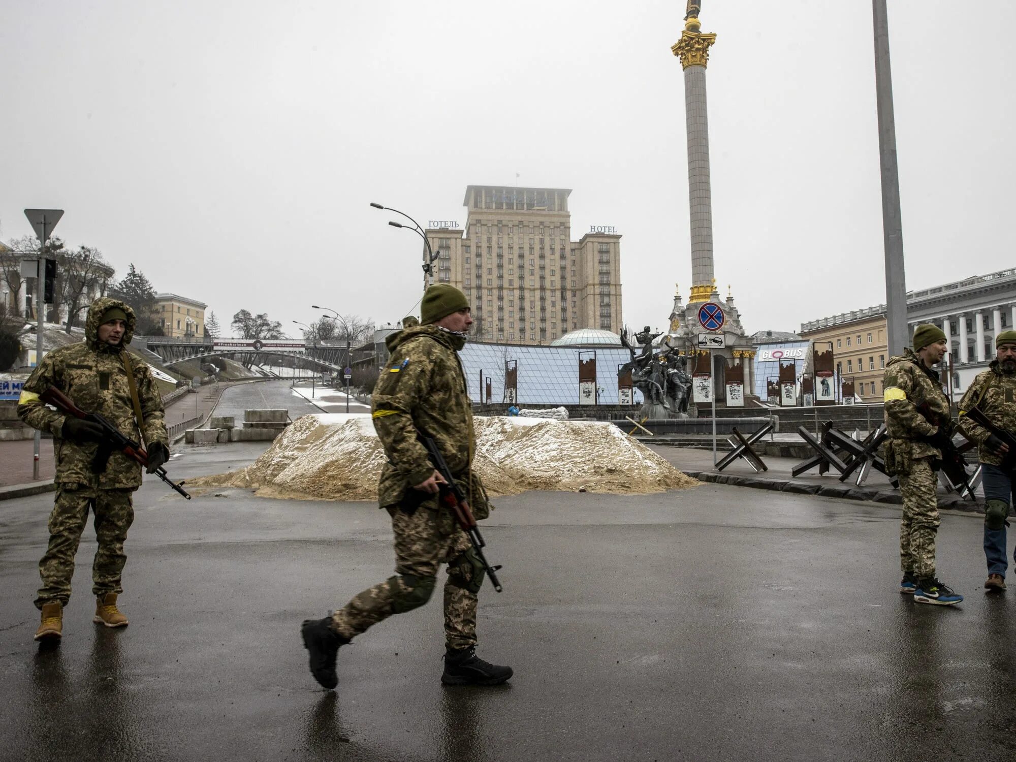 Военная хроника украина сегодня последние новости сейчас. Российские войска в Киеве 2022. Русские военные в Киеве.