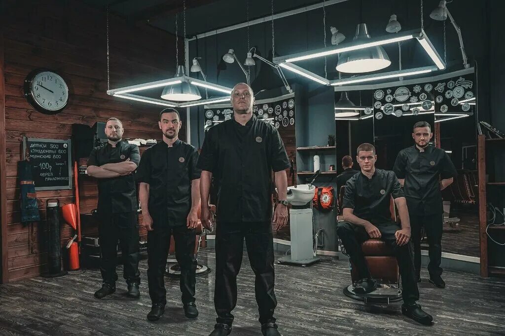 мужики про барбершоп екатеринбург. барбер косметология. барбершоп на ботанике екатеринбург. барбершоп в белых тонах. барбершоп север.