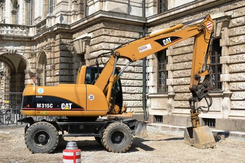 Экскаватор полноповоротный jcb js200w. Jcb js 175. Экскаватор колесный liebherr 22т. Экскаватор колесный liebherr. Экскаватор полноповоротный колесный катерпиллер.
